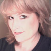 Holly Stewart Photo 36