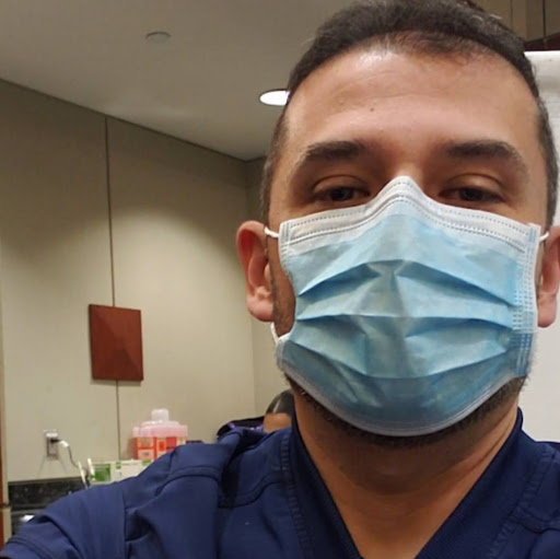 Adrian Flores Photo 3