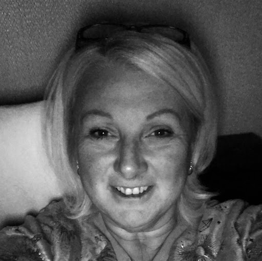 Paula Abbott Photo 18