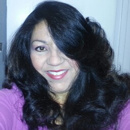 Suzanne Gonzalez Photo 34