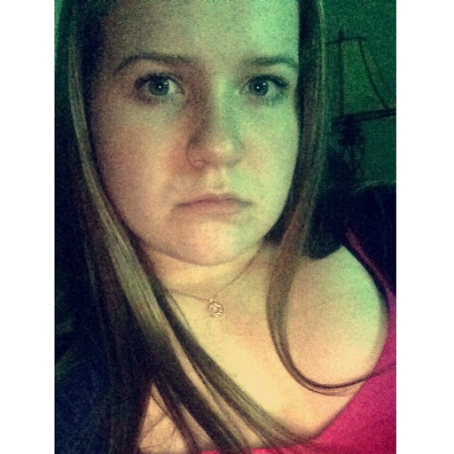 Caroline Perry Photo 16