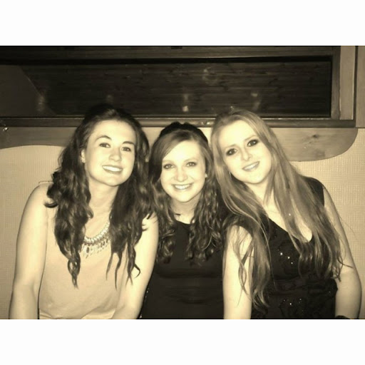 Laura Redmond Photo 16