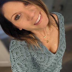 Amy Engelbert Photo 4