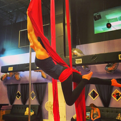 Laura Morris Photo 18