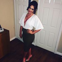 Kelly Yates Photo 33