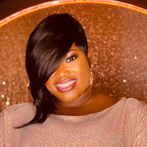 Maxie Williams Photo 2