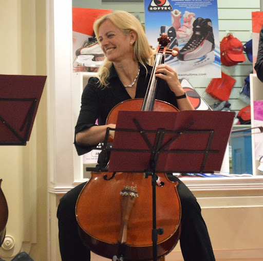 Karen Hallberg Photo 8