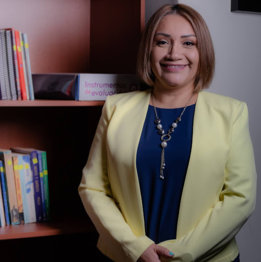 Julia Regalado Photo 3