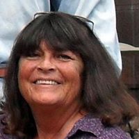 Angela Robbins Photo 25
