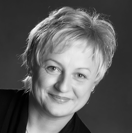 Annette Maier Photo 4