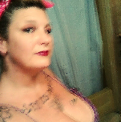 Suzanne Hall Photo 24