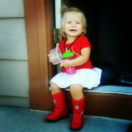 Ashley Larsen Photo 19