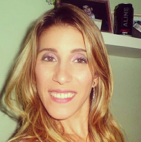 Aline Alvarenga Photo 18