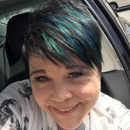 Lisa Schwarz Photo 30