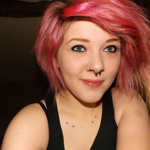 Katie Peach Photo 9