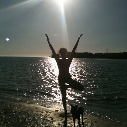 Rachel Gray Photo 26