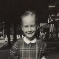 Stephanie Ferris Photo 23