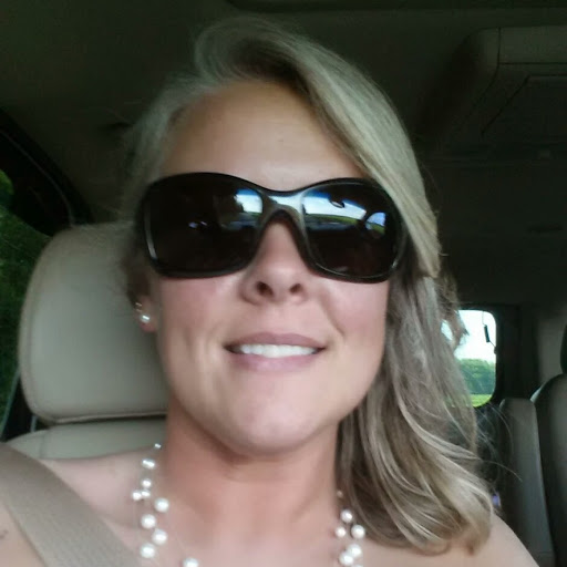 Kelly Green Photo 28