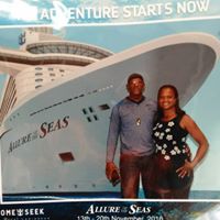 Joan Collins Photo 12