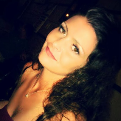 Laura Riggs Photo 30