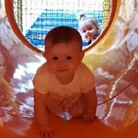 Rebecca Pettitt Photo 6