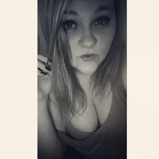 Victoria Phelps Photo 10