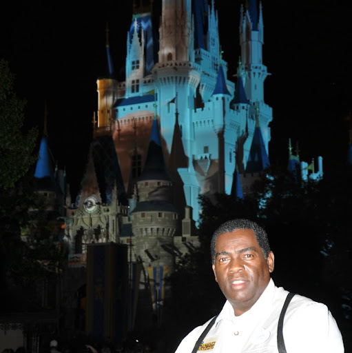 Curtis Ray Photo 8