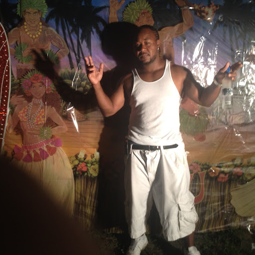 Dwayne Simpson Photo 11