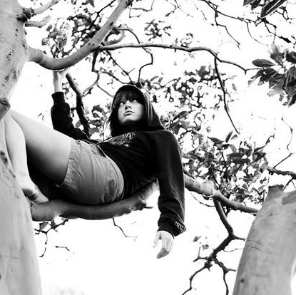 Elizabeth Blake Photo 22