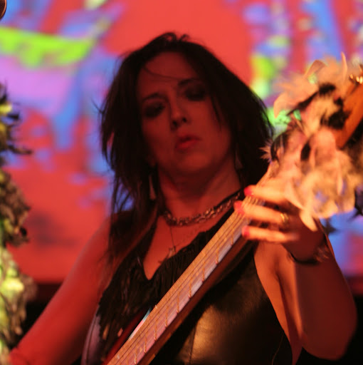 Laura Riddle Photo 12