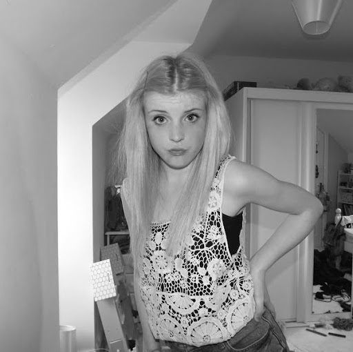 Louisa Martin Photo 13