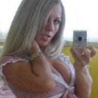 Vicky Burns Photo 17