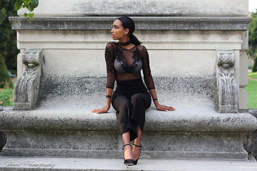 Sandra Raymond Photo 39