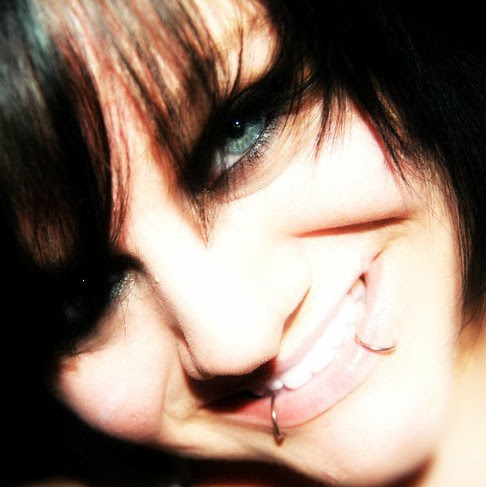 Michelle Ritchie Photo 39