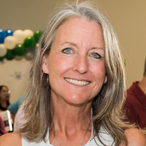 Elizabeth Jensen Photo 15