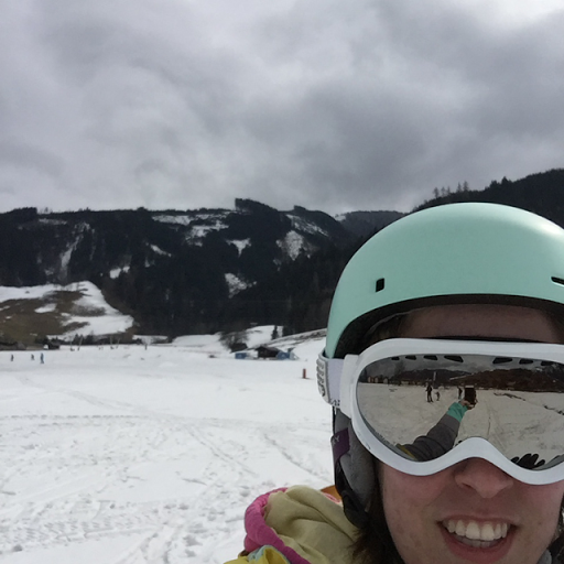 Victoria Mills Photo 25