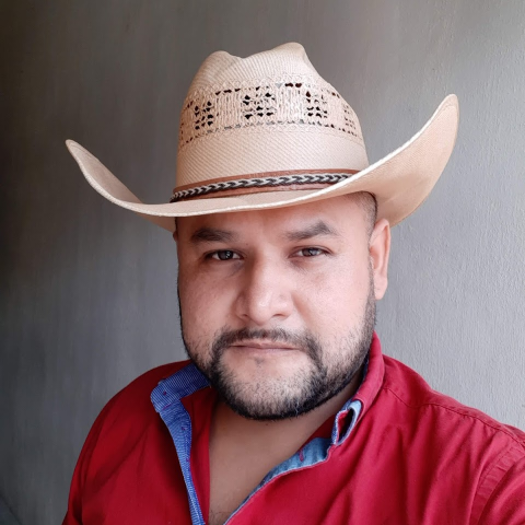 Julio Molina Photo 29