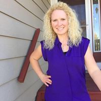 Bridget Hayes Photo 14