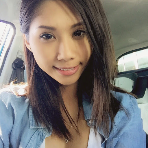 Christina Tran Photo 14