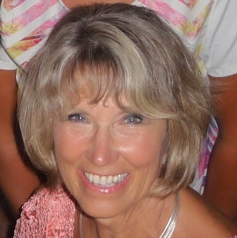 Elizabeth Cornell Photo 36