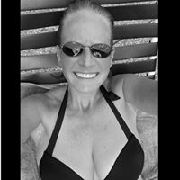 Aimee Livingston Photo 20