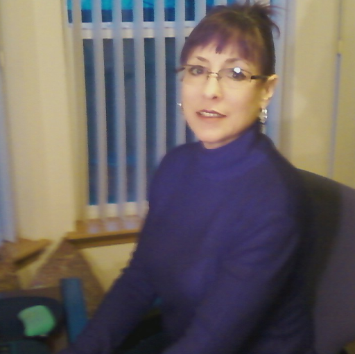 Beth Larson Photo 3
