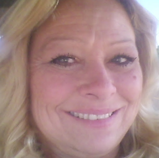 Debbie Richards Photo 14