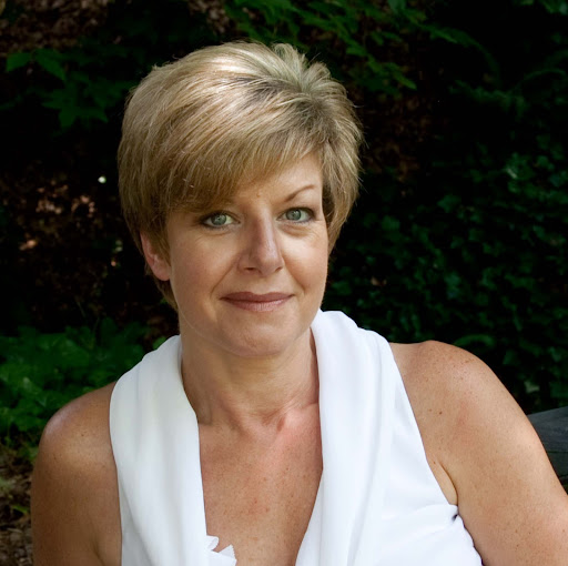 Kristen Reed Photo 35