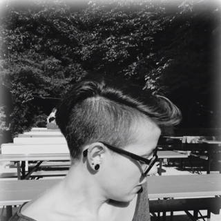 Sarah Hicks Photo 22