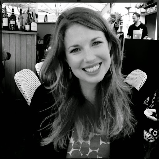 Jennifer Joyner Photo 36