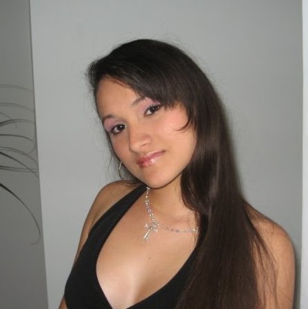 Erika Manrique Photo 13