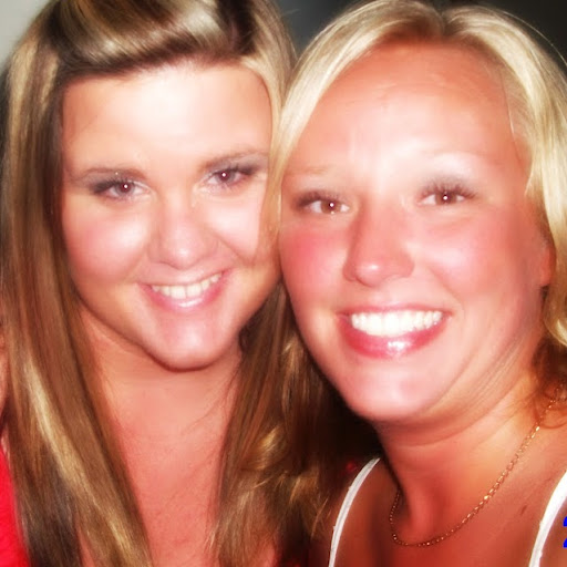 Amanda Rowe Photo 25