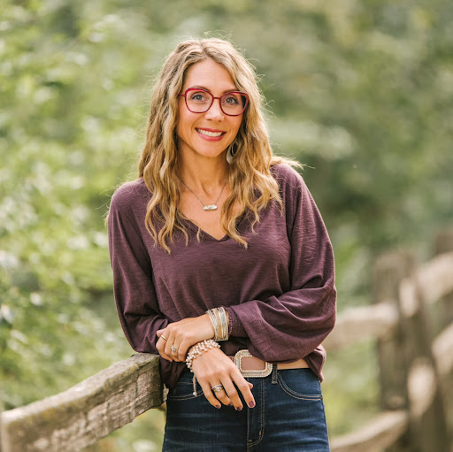 Angela Squires Photo 9