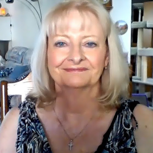 Debbie Ashton Photo 7